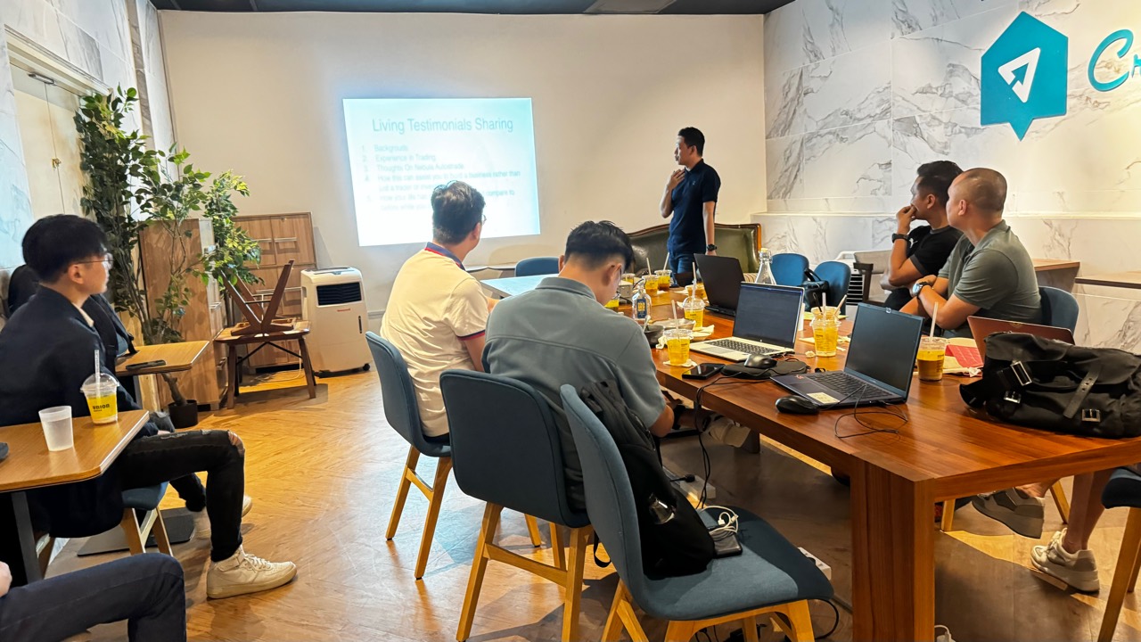 Roundtable workshop with laptops and presentation
