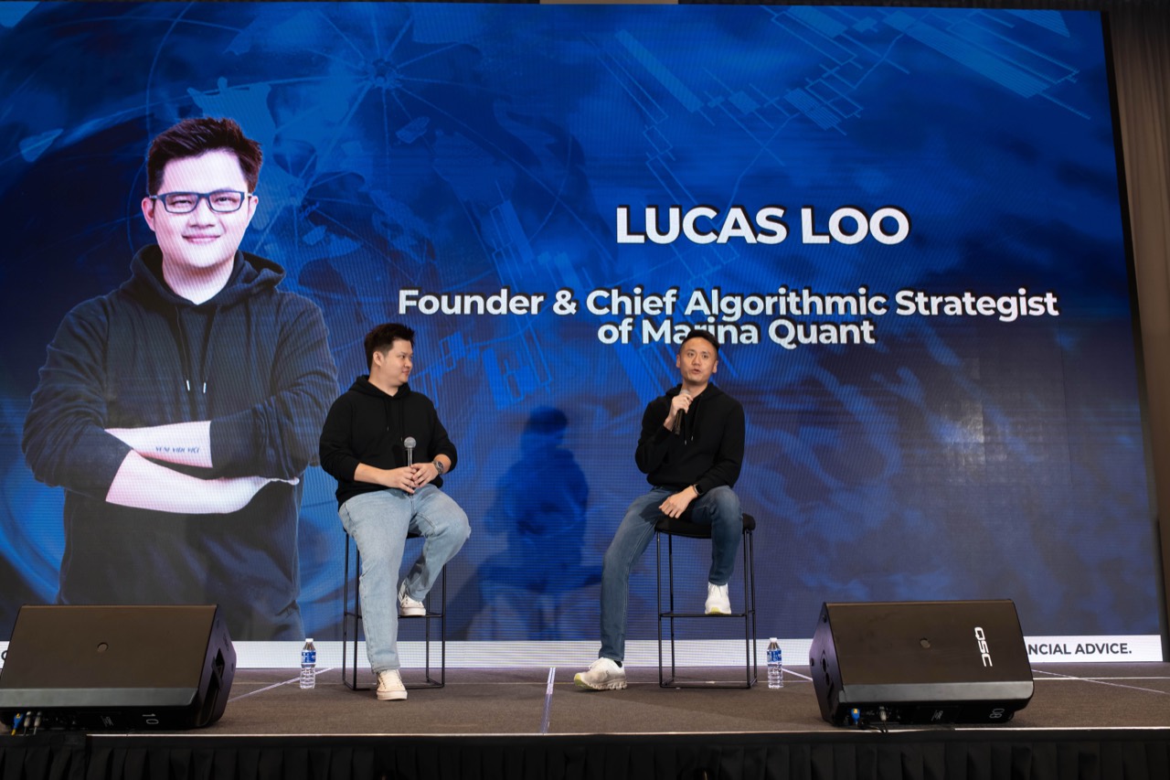 Lucas Loo on stage during a founder session
